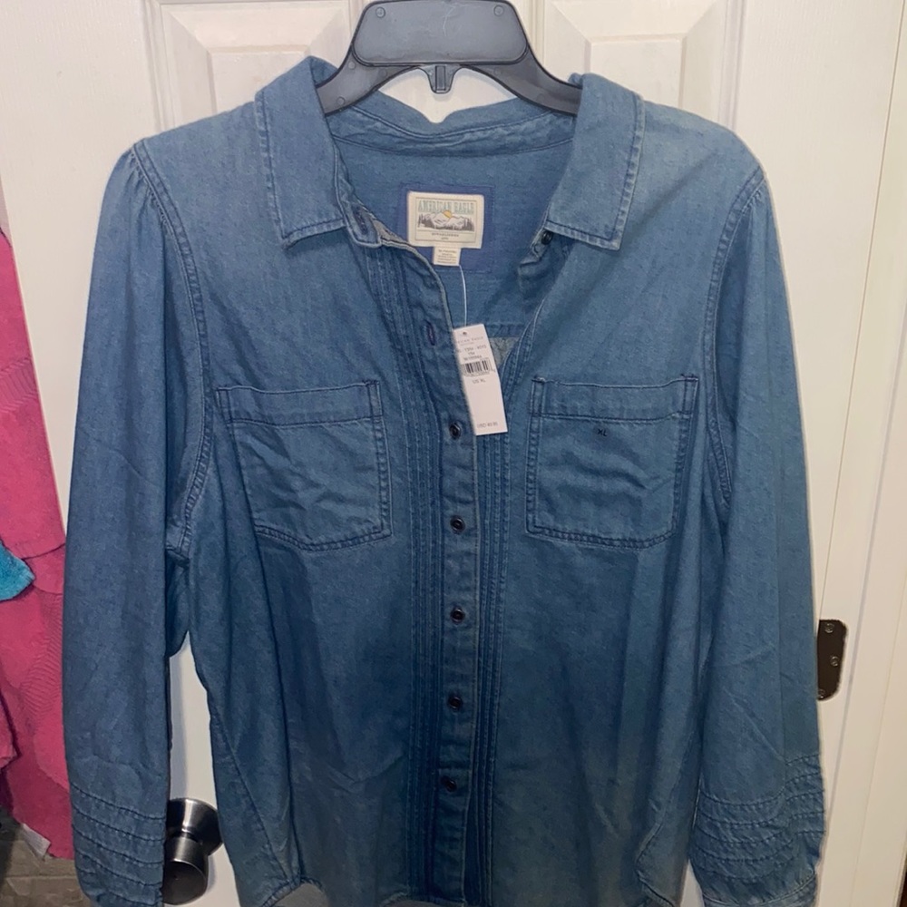 XL American Eagle Denim Jean Long Sleeve Button Up. New with Tags.